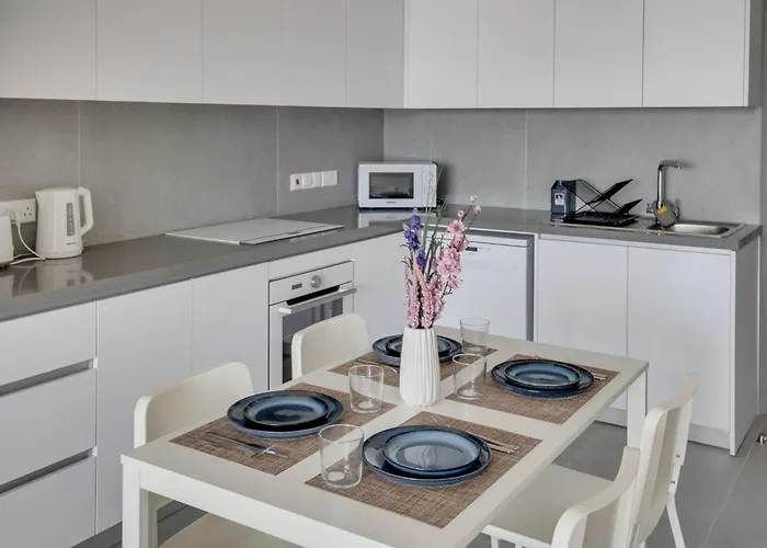 Carisa Elysium Λάρνακα