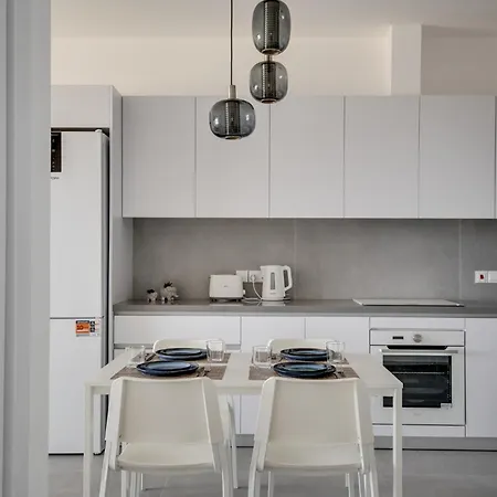 Carisa Elysium شقة لارنكا